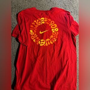 EUC The Nike Shirt Mens XL red Graphic Tee‎ Crew Neck Short Sleeve x large